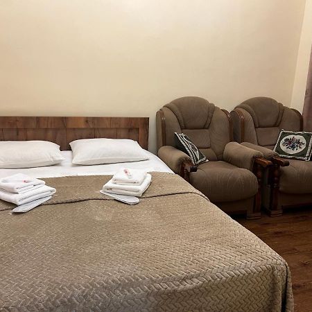 Adamyan 11 Hotel Erevan Esterno foto